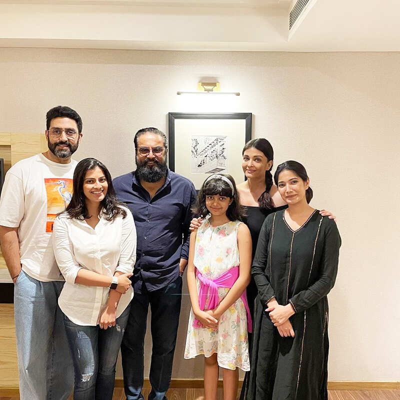 These latest pictures of Aishwarya Rai Bachchan with Abhishek spark pregnancy rumours