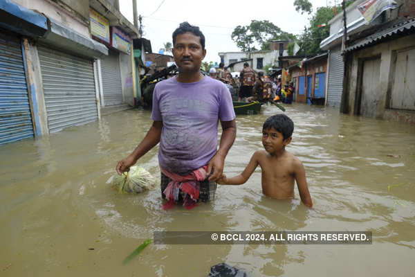 Bengal flood: At least 23 dead, 3 lakh displaced