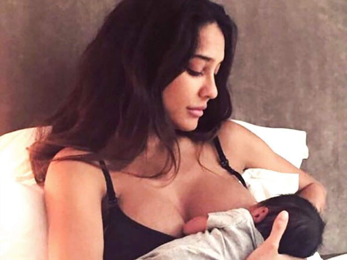 Nayantra nude boobs.