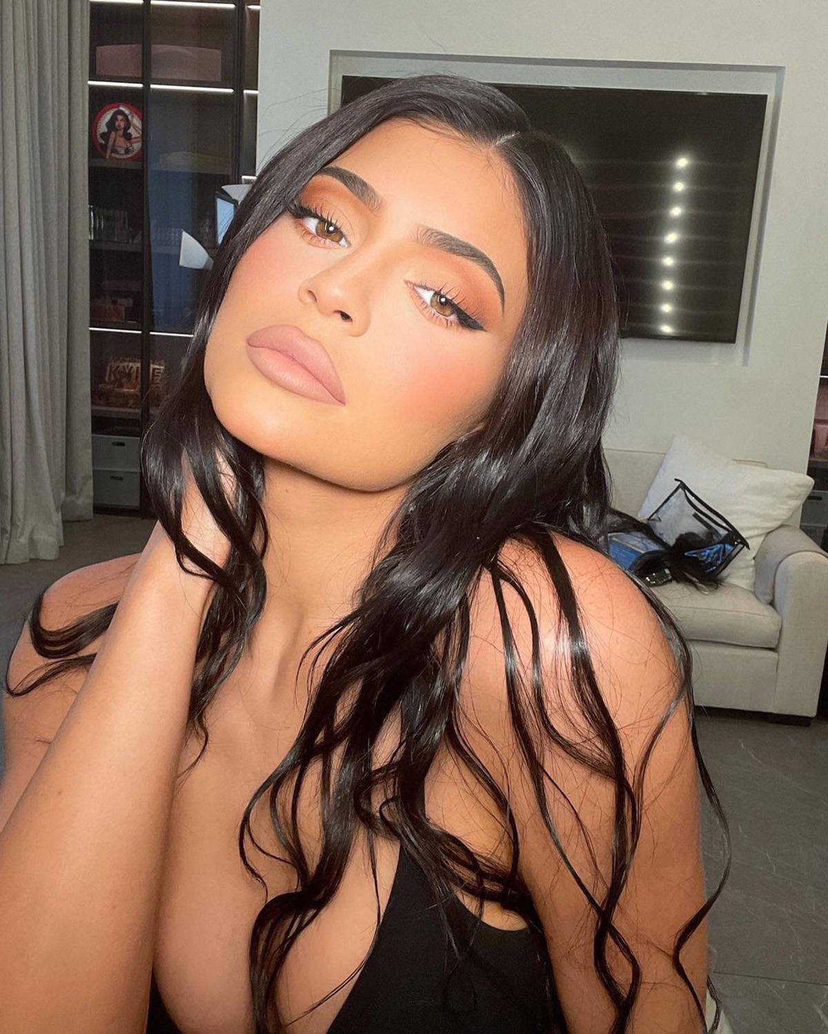 Makeup and skincare mogul Kylie Jenner shakes up the internet with her  glamorous photos- The Etimes Photogallery Page 31