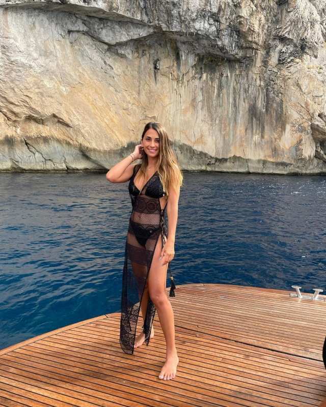 Lionel Messi holidays with wife Antonela Roccuzzo and kids, see photos