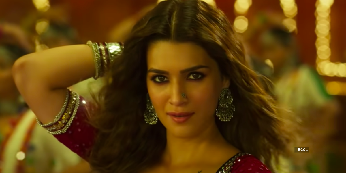 Did you know Kriti Sanon lost 15 kg after shooting 'Mimi', take a look at movie stills