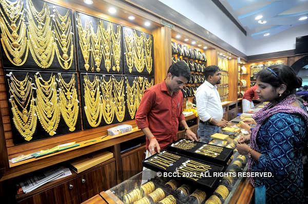 Gold tumbles Rs 317, silver declines Rs 1,128