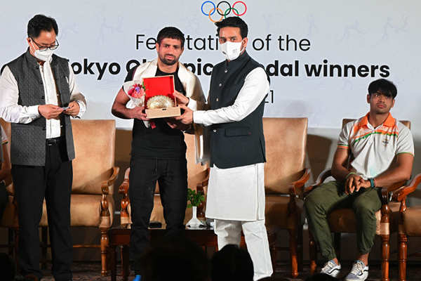 Pictures from grand felicitation ceremony for Indian Olympic medal-winners