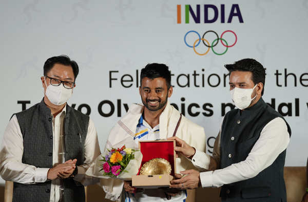 Pictures from grand felicitation ceremony for Indian Olympic medal-winners