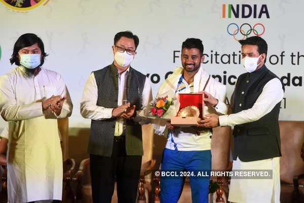 Pictures from grand felicitation ceremony for Indian Olympic medal-winners