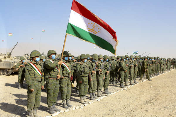 Russia showcases military might near Afghan border