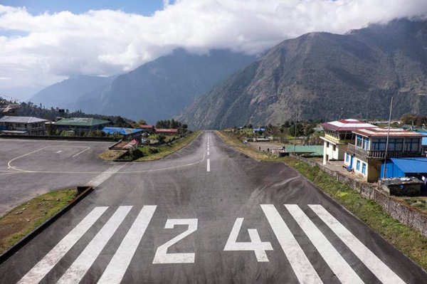 20 most dangerous airport runways around the world