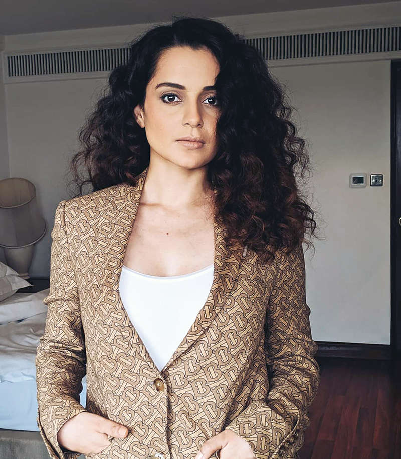 Kangana Ranaut gets trolled for her new glamorous pictures in lace corset & pants