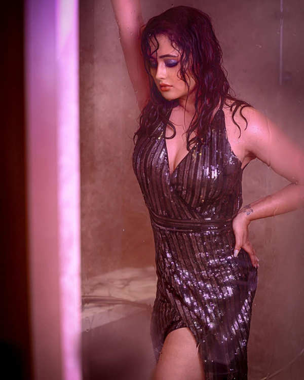 This bathroom photoshoot of Rashami Desai proves she is no less than a diva