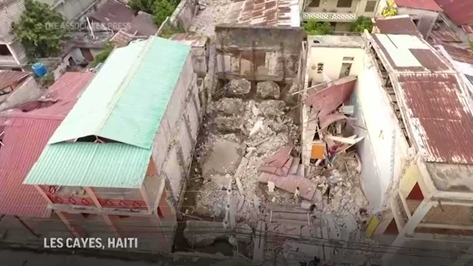 Death toll soars in aftermath of Haiti earthquake