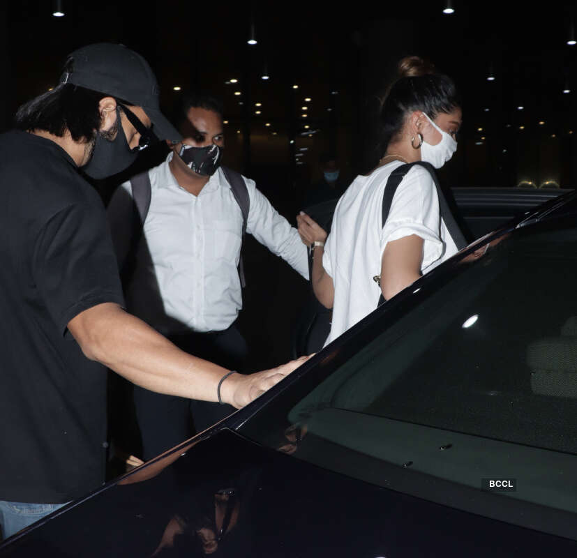 #ETimesSnapped: From Deepika Padukone to Malaika Arora, paparazzi pictures of your favourite celebs