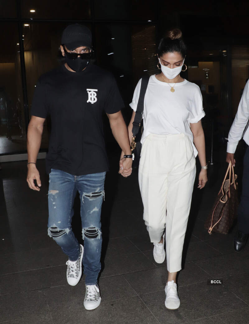 #ETimesSnapped: From Deepika Padukone to Malaika Arora, paparazzi pictures of your favourite celebs