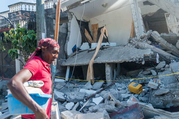35 images of devastation caused by earthquake in Haiti