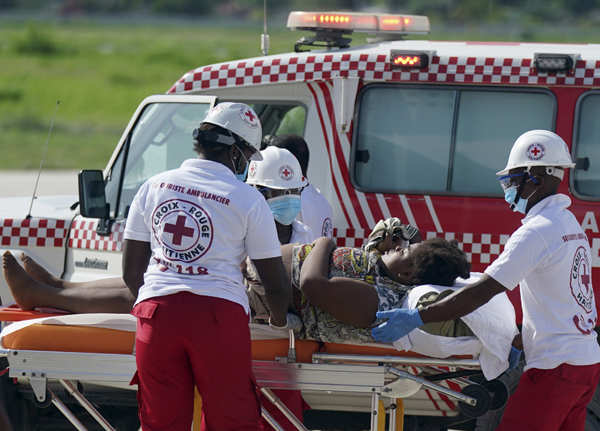 35 images of devastation caused by earthquake in Haiti