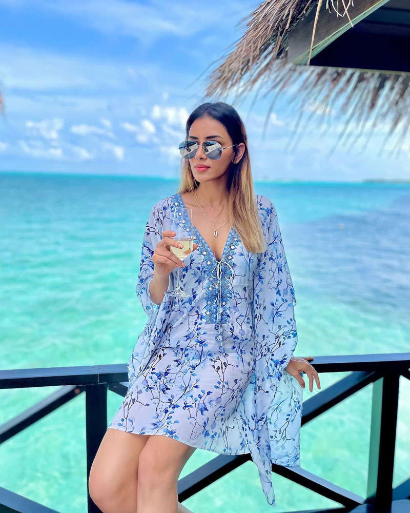 Smriti Khanna's Maldives vacation is all about sun, sand and beach!