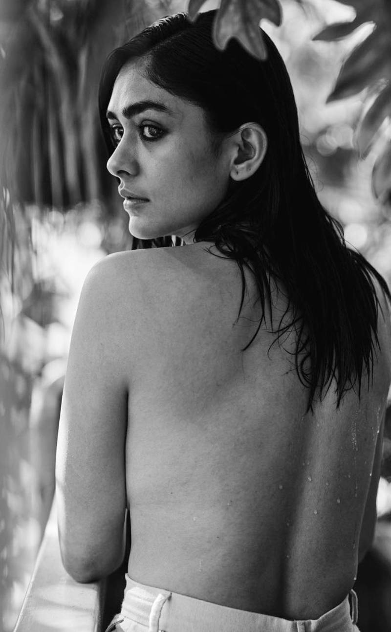 Mrunal Thakur is a sight to behold in a black backless monokini