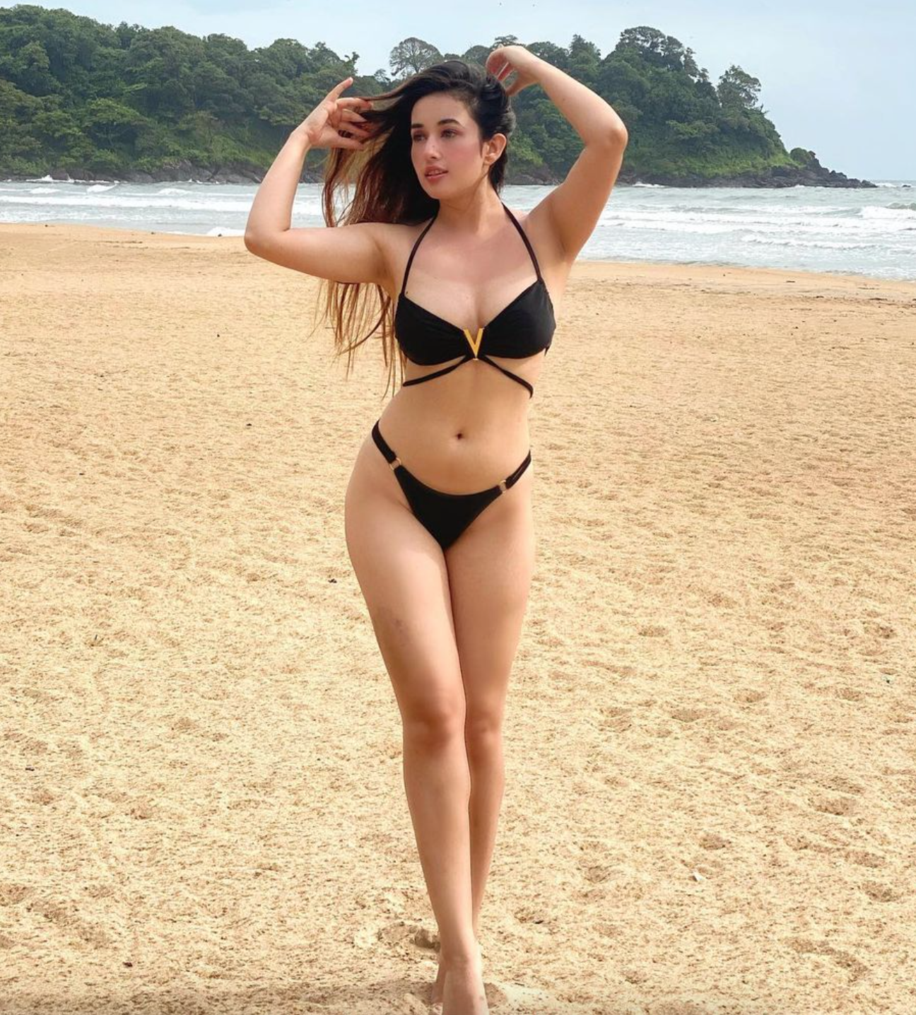 Glamorous pictures of Nepali beauty Aditi Budhathoki are too good to miss!