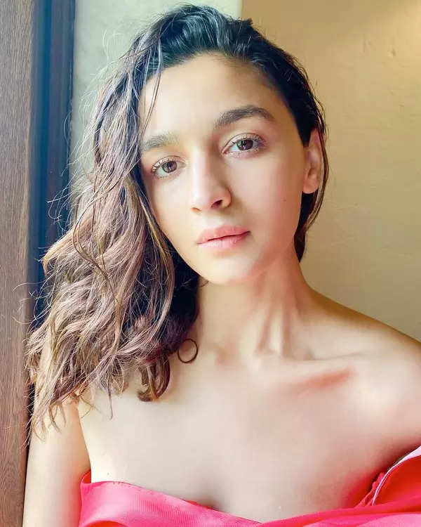 From Alia Bhatt to Akshay Kumar, meet Bollywood celebs who have citizenship in other countries