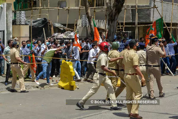 Pictures from clashes between Shiv Sena and BJP workers in Maharashtra