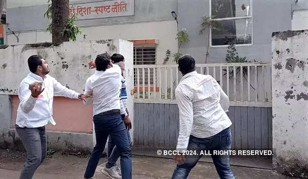Pictures from clashes between Shiv Sena and BJP workers in Maharashtra