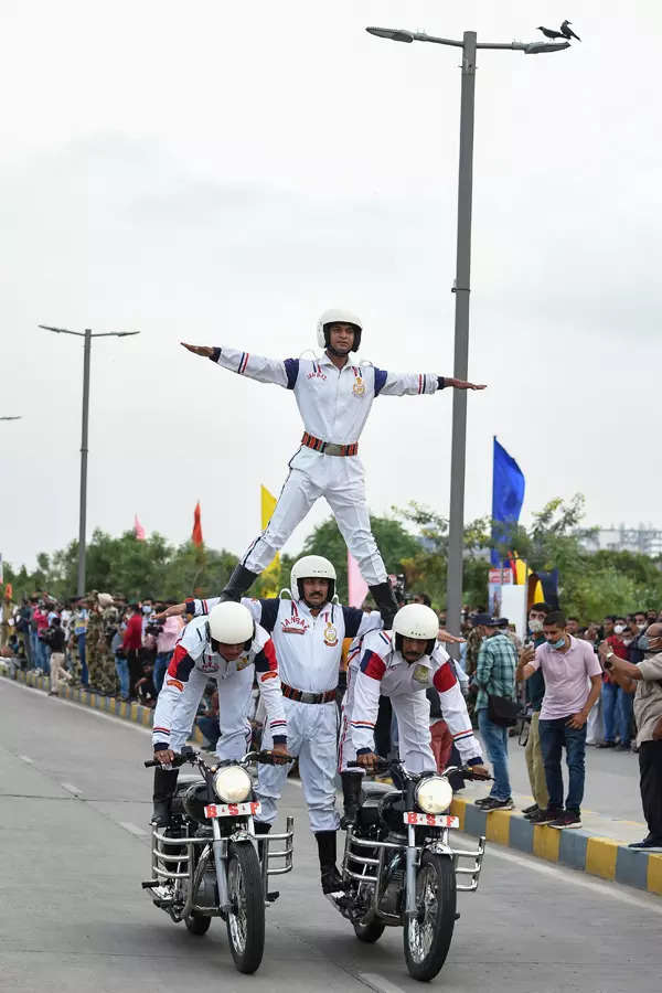 BSF’s bikers perform awe-inspiring stunts