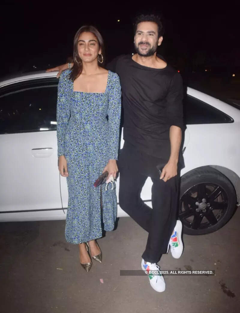 #ETimesSnapped: From Deepika Padukone to Sana-Vishal, paparazzi pictures of your favourite celebs