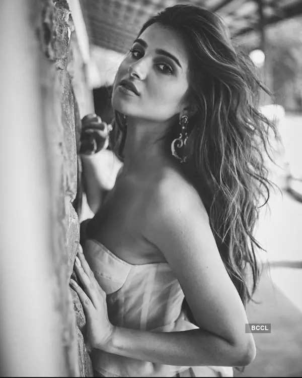 These stunning pictures of Tara Sutaria will make you drool over her