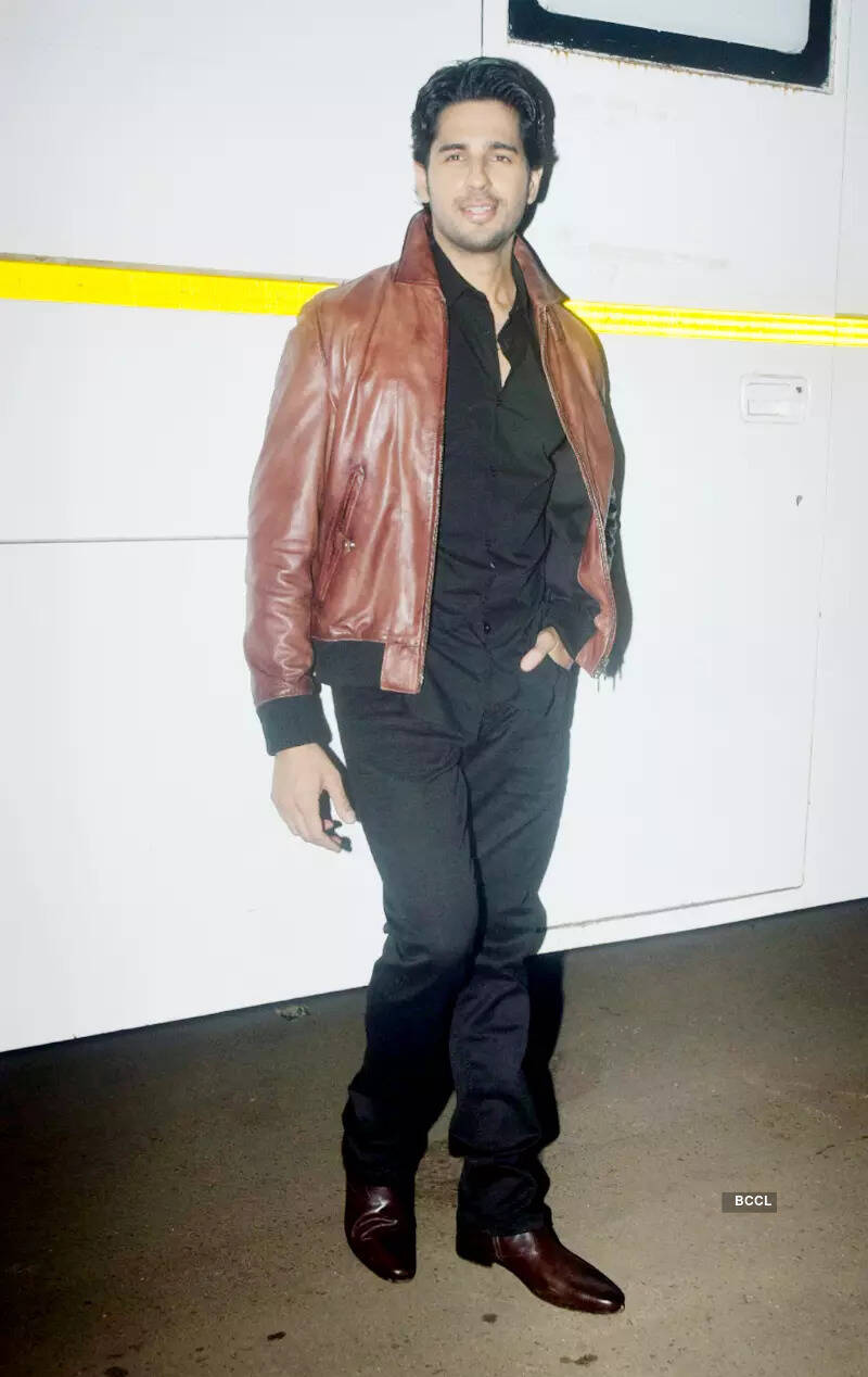 #ETimesSnapped: From Sidharth-Kiara to Parineeti Chopra, paparazzi pictures of your favourite celebs