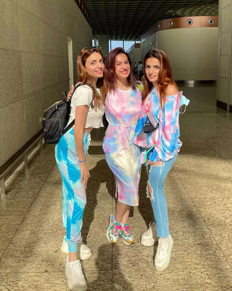 From an all-sisters trip to stylish beachwear: Prakriti, Akriti & Sukriti Kakar’s picture-perfect moments from their vacay!