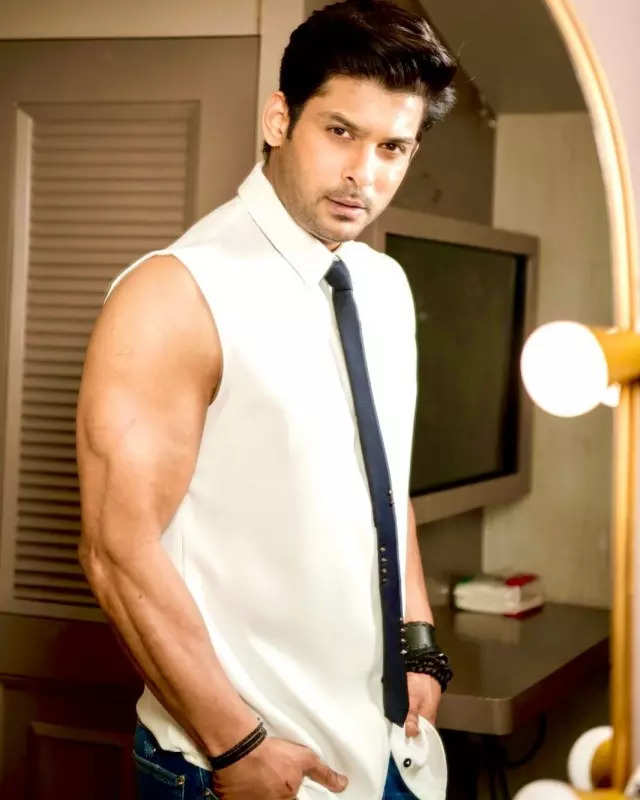 Pictures of Bigg Boss 13 winner Sidharth Shukla go viral after he dies of massive heart attack
