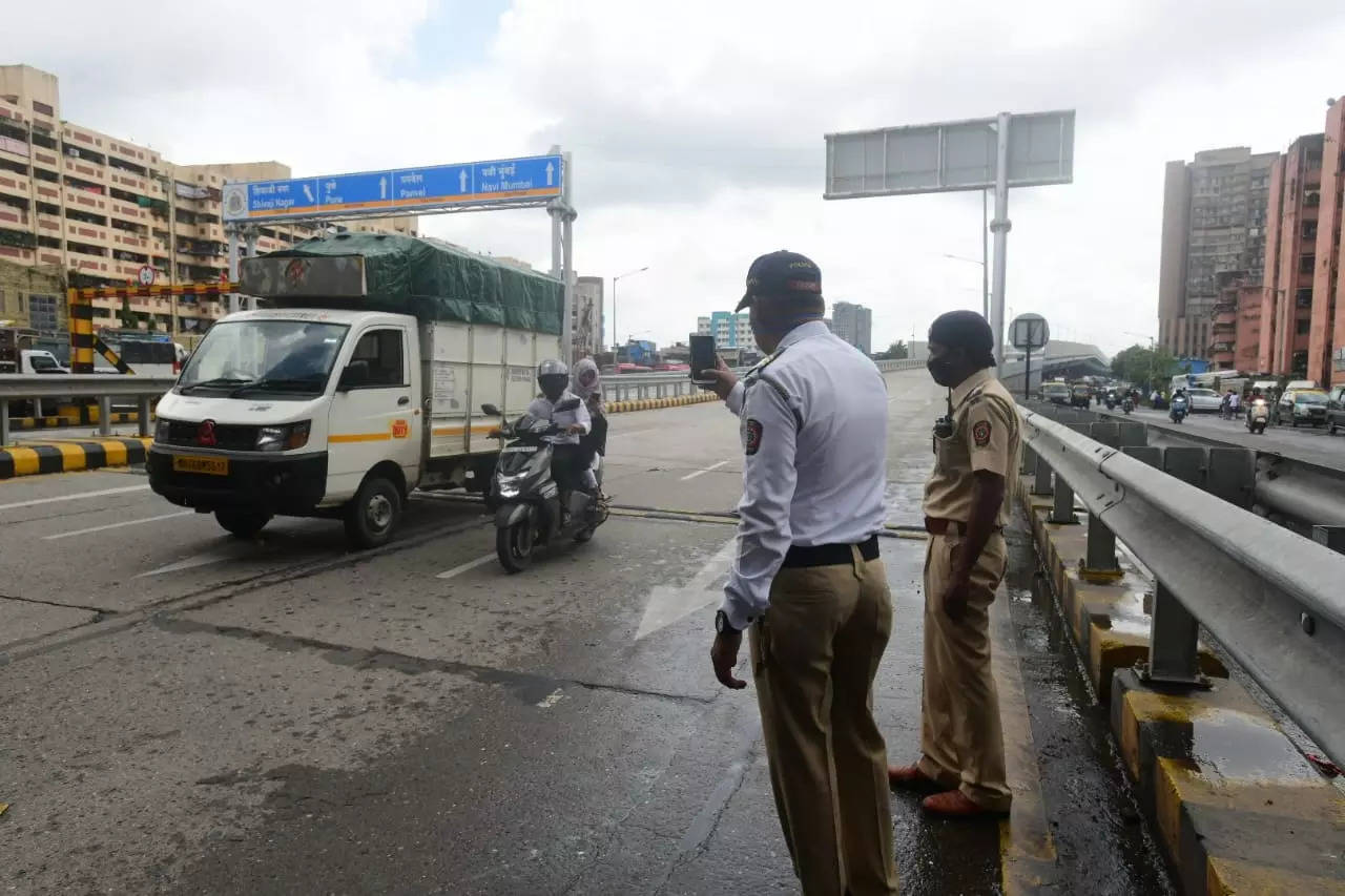 In photos: Ghatkopar-Mankhurd flyover shut for repairs