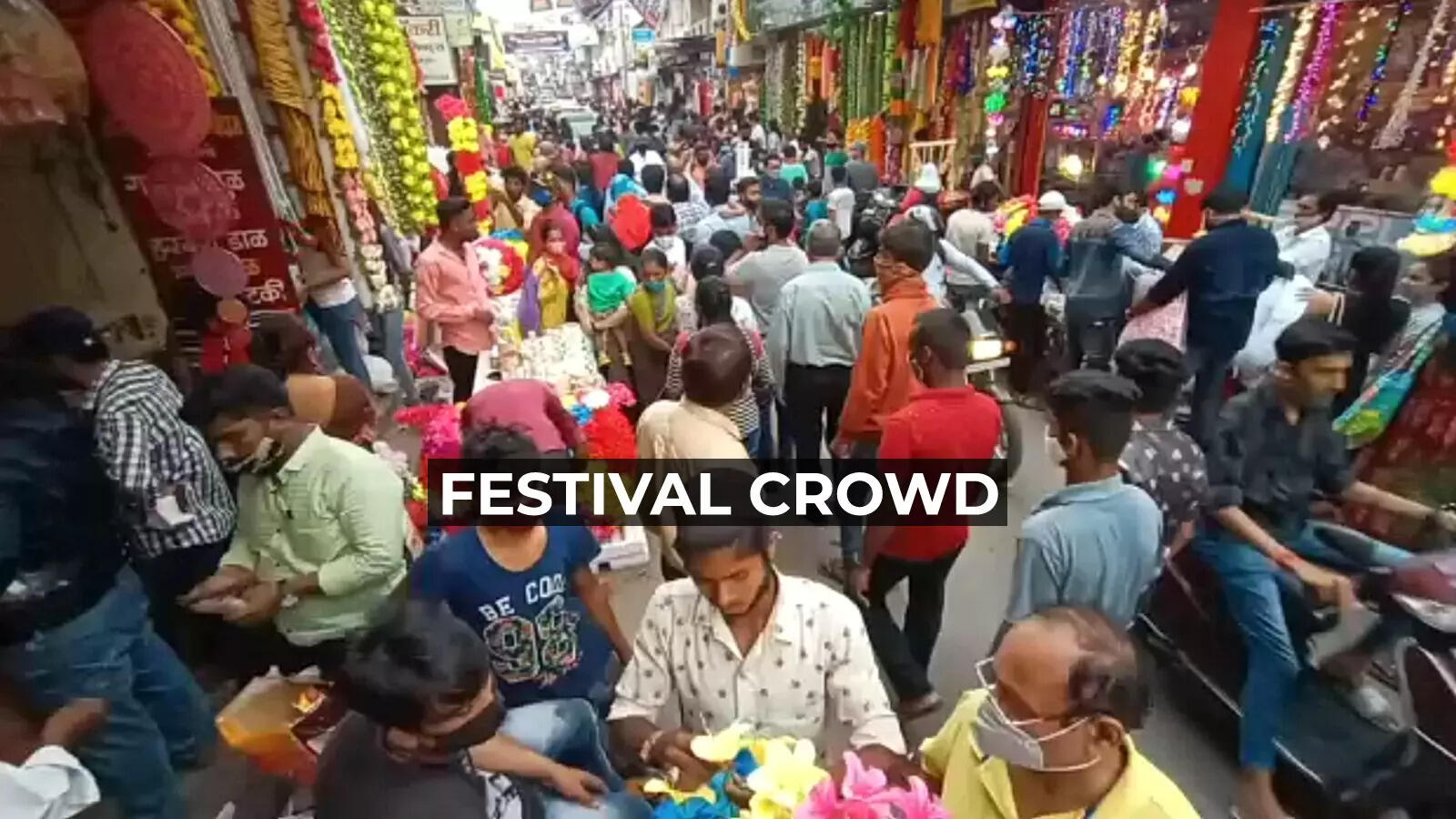 Pune: Huge crowd turns up at Bohari Aali for ‘Ganesh Chaturthi’ shopping