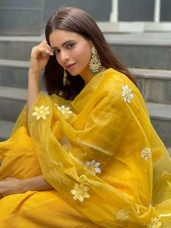 <BR> sets the temperature soaring with these pictures!