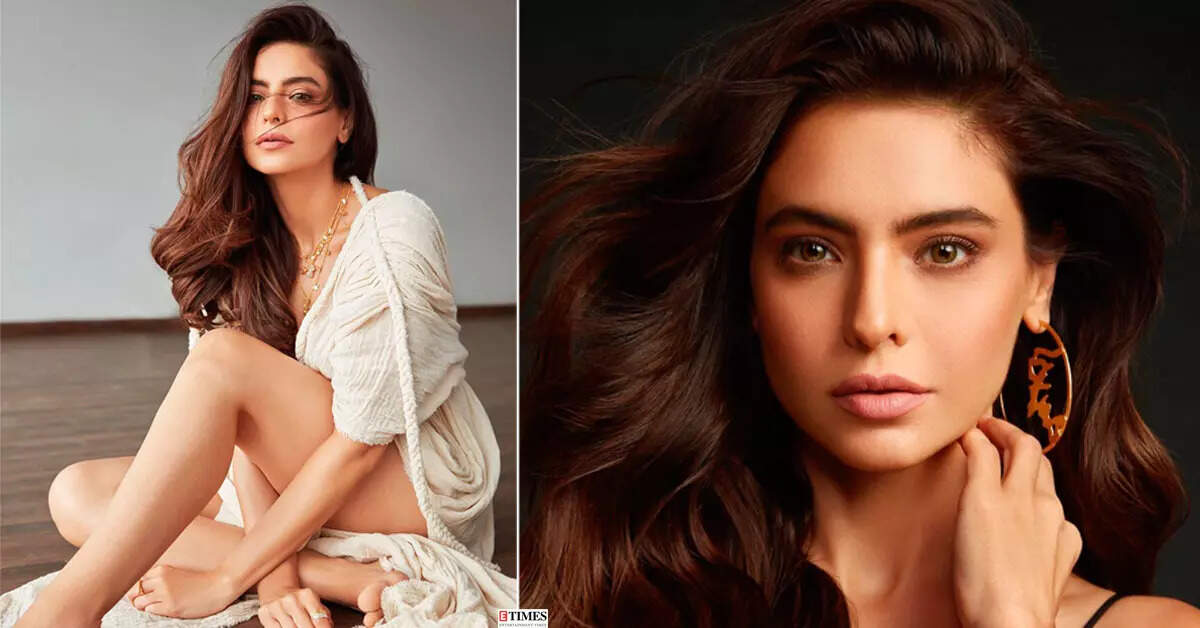 <BR> sets the temperature soaring with these pictures!