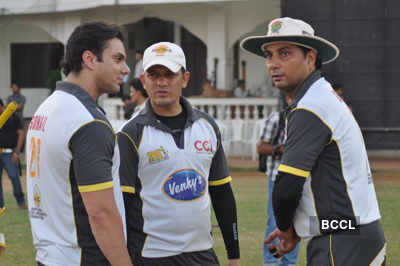 Celebs play for CCL match