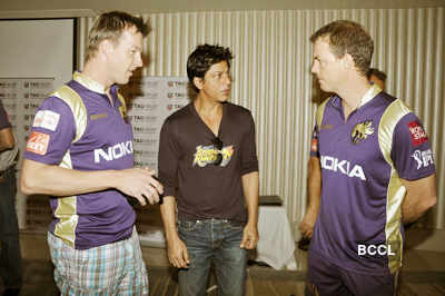 SRK & KKR cricketers @ event