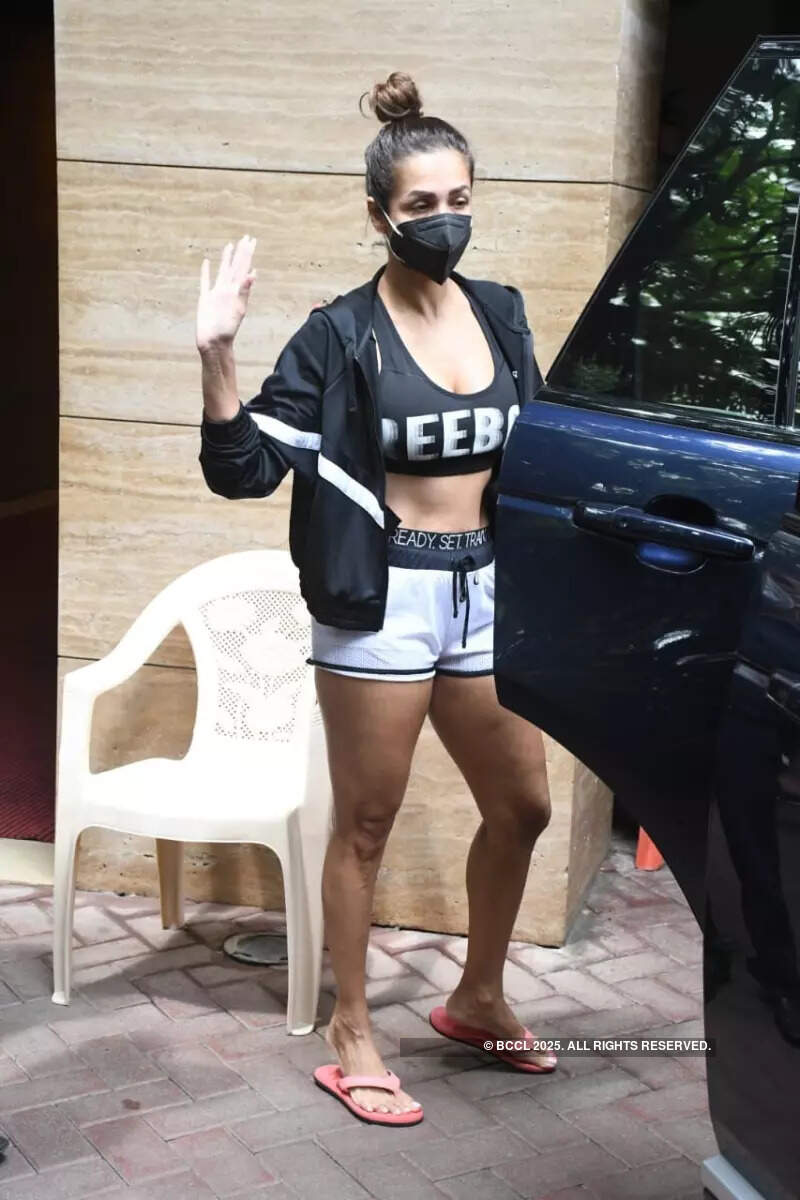 #ETimesSnapped: From Mouni Roy to Kiara Advani, paparazzi pictures of your favourite celebs