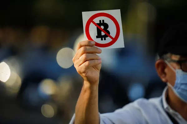 Massive protest breaks out against Bitcoin adoption in El Salvador