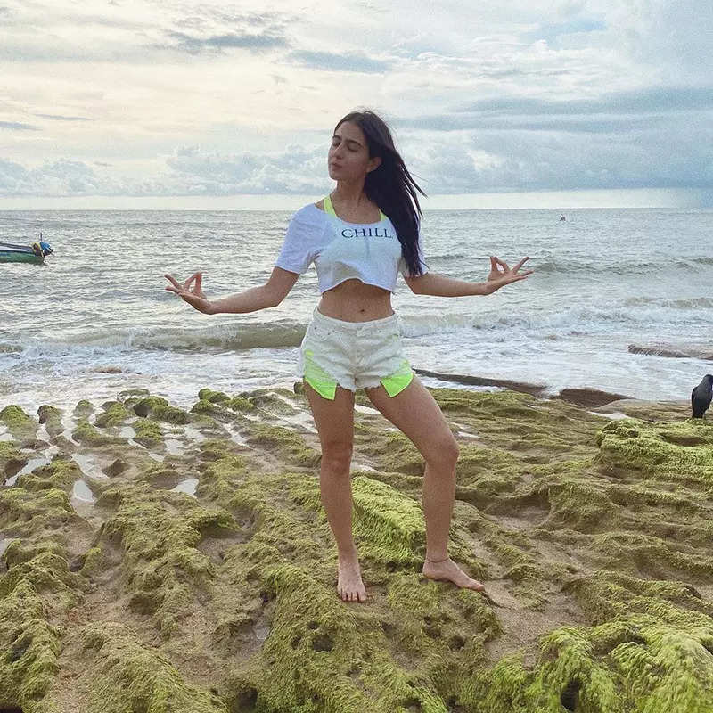 Sara Ali Khan’s beach pictures in pop coloured bikinis will make you crave for a vacation!