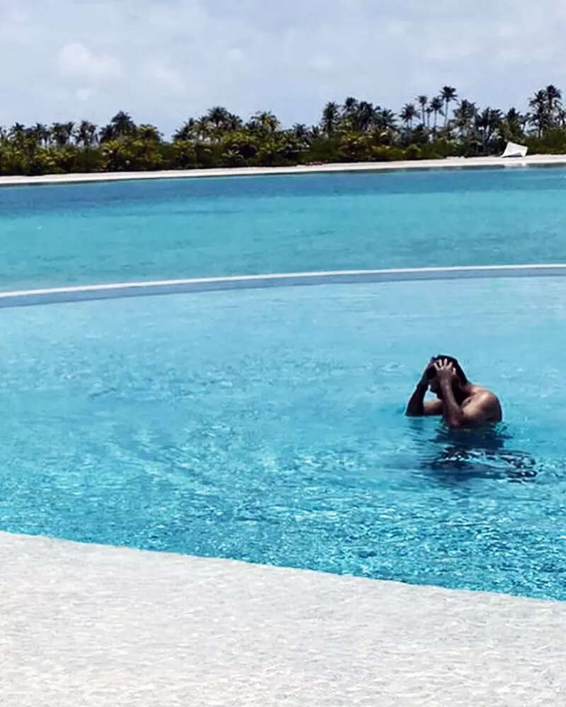 These mushy pictures of Rhea Kapoor & Karan Boolani from their honeymoon scream volumes of love