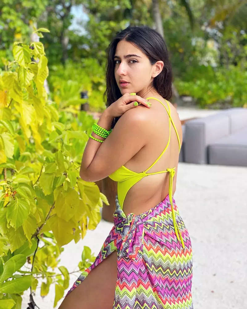 Sara Ali Khan’s beach pictures in pop coloured bikinis will make you crave for a vacation!