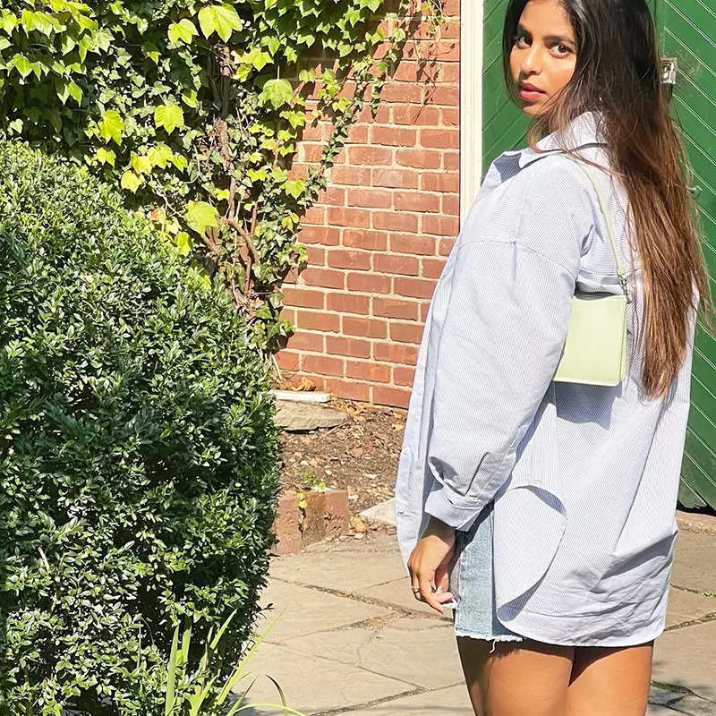 Suhana Khan’s latest pictures in an oversized shirt with a tank top & shorts will leave you spellbound