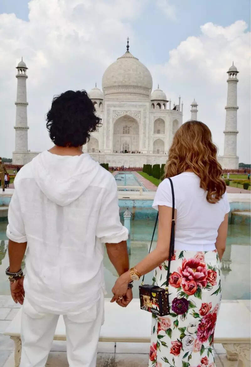 Vidyut Jamwal's sweetest proposal to Nandita Mahtani in the &lsquo;Commando Way' will melt your heart!