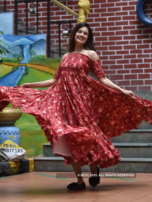 Yuvika Chaudhary looks alluring in a red dress