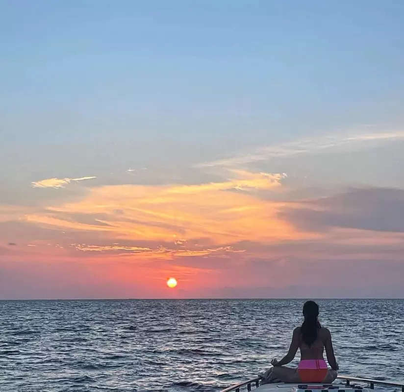 Sara Ali Khan’s beach pictures in pop coloured bikinis will make you crave for a vacation!