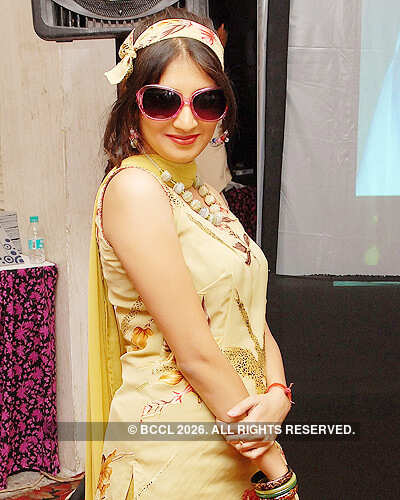 Abhay & Bharti's 25th wedding anniv.