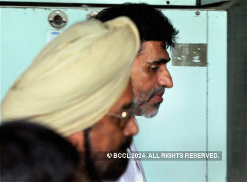 SRK's friend Karim Morani's bail plea dismissed