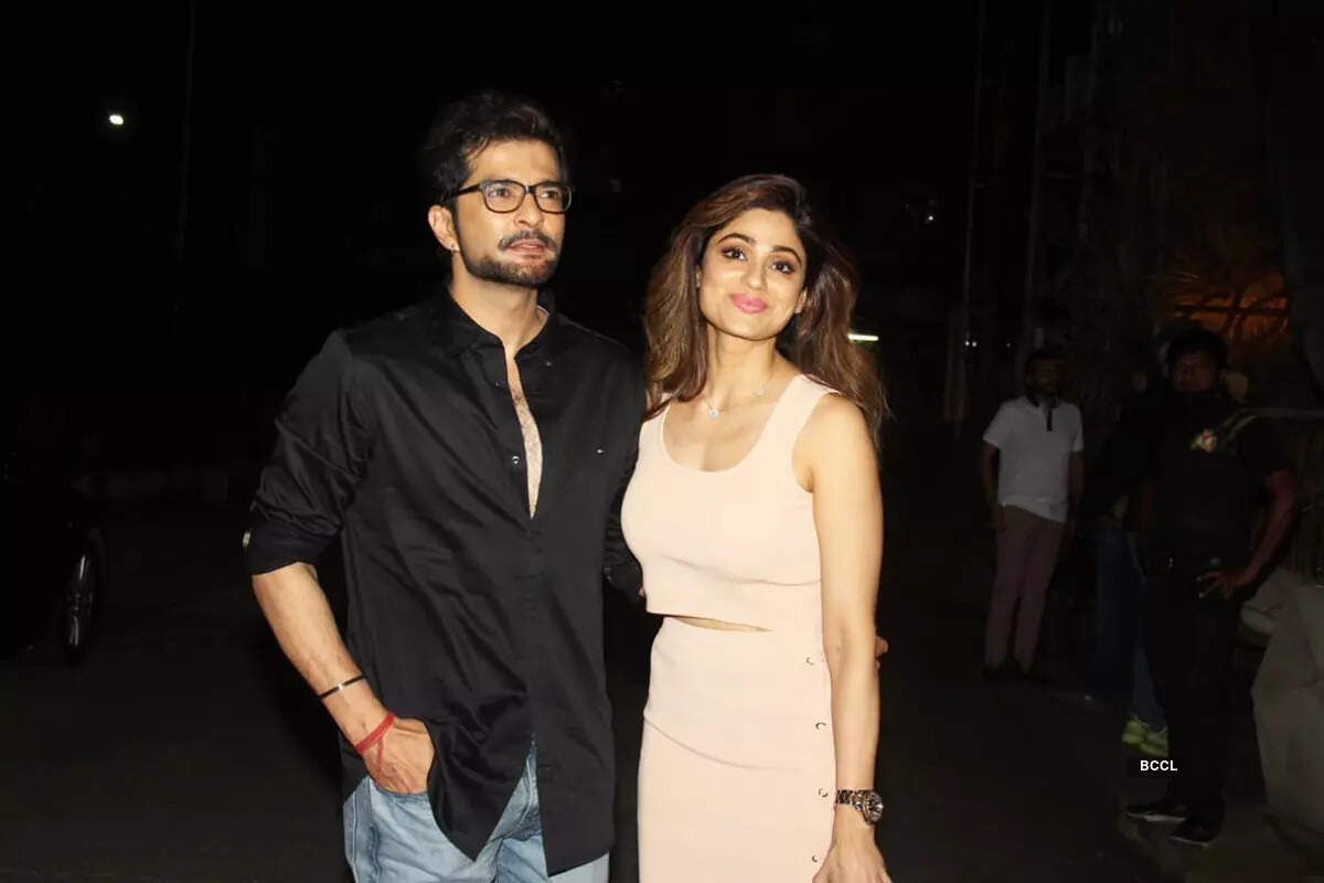 Lovebirds Shamita Shetty and Raqesh Bapat are painting the town red with their mushy pictures from their dinner date