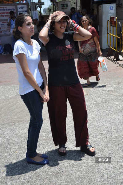 Ekta seeks blessings at Siddhivinayak 